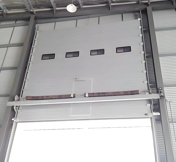 哈巴河工业滑升门