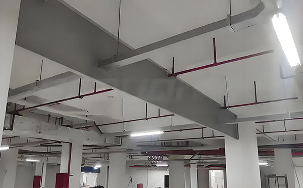 哈巴河挡烟垂壁