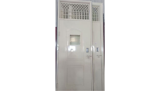 哈巴河学校教室门