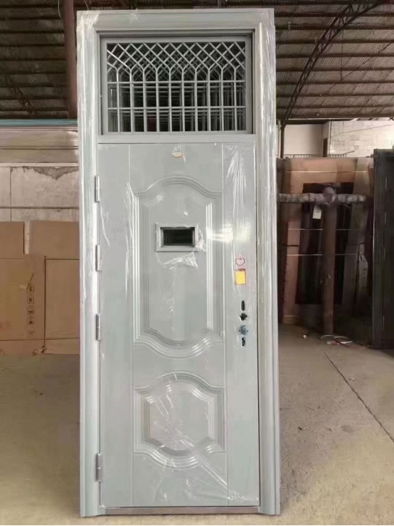 哈巴河学校教室门