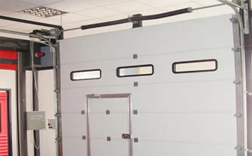 哈巴河工业提升门的安装方法