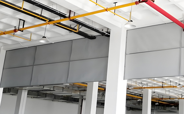 商场防烟分区常闭节点：哈巴河挡烟垂壁高度与控制器接线图解