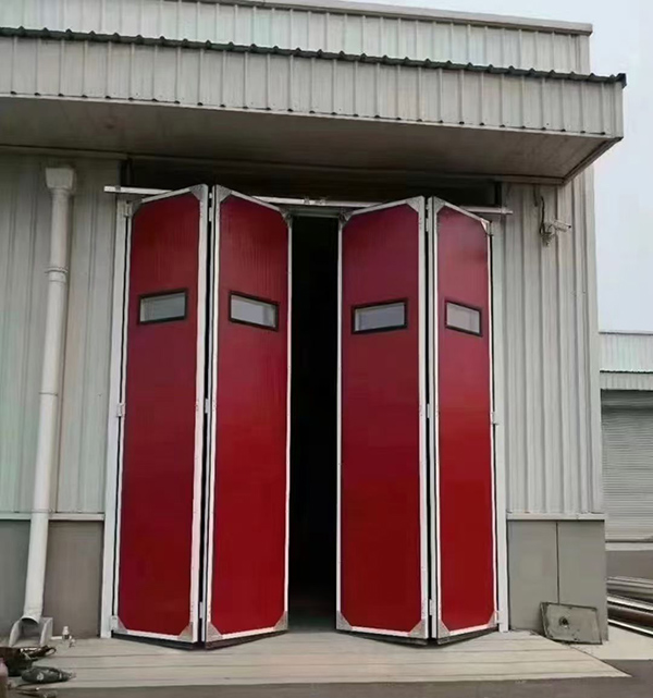 哈巴河工业折叠门在大型装配车间出入口的应用实例