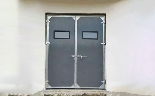 哈巴河工业门在高温作业区域的运行表现